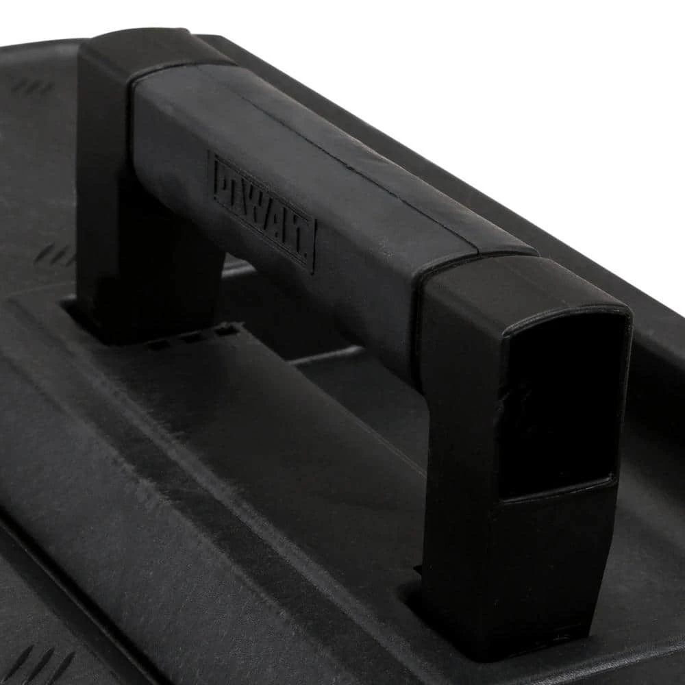 DEWALT 24 in. 1-Touch Latch Tool Box 7 DEWALT 24 in. 1-Touch Latch Tool Box - Image 5