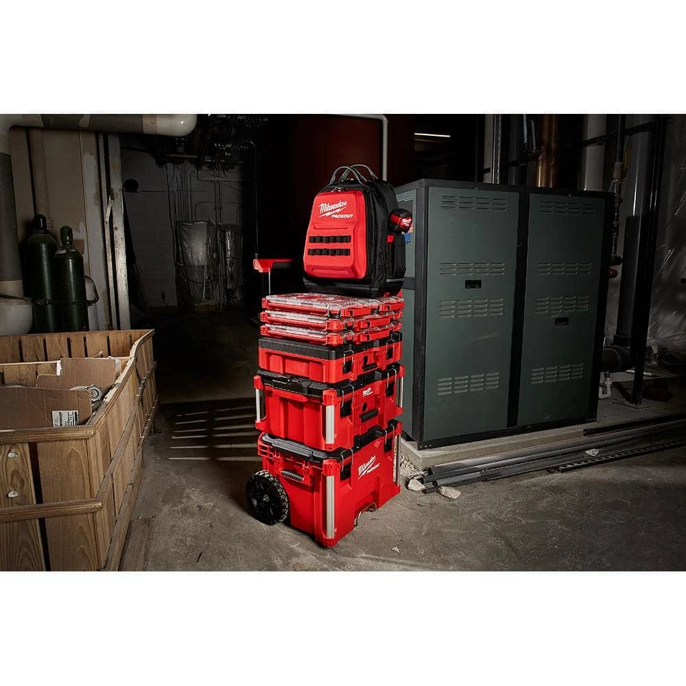 Milwaukee 15 in. PACKOUT Backpack with 15 in. Tote 14 Milwaukee 15 in. PACKOUT Backpack with 15 in. Tote - Image 12