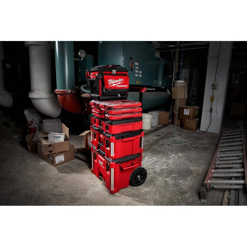 Milwaukee 15.75 in. PACKOUT Cooler Bag 7 Milwaukee 15.75 in. PACKOUT Cooler Bag - Image 5